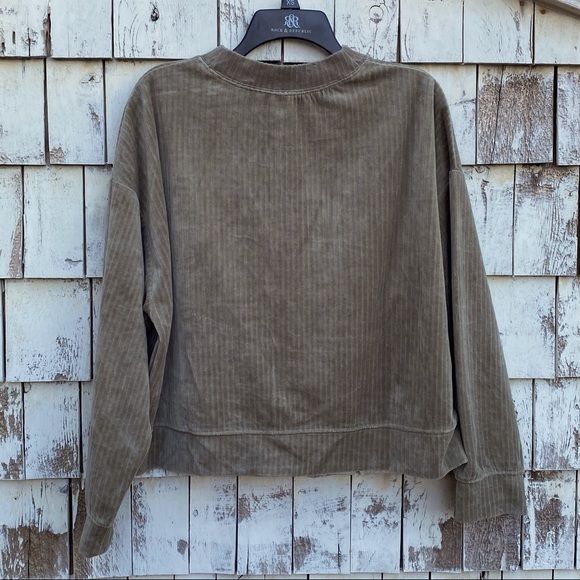 H&M Ribbed Velour Khaki Green Casual Pullover - Picture 6 of 10